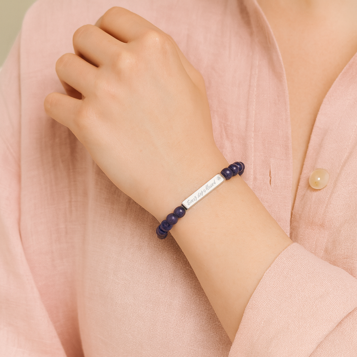 Pulseras en Piedra Natural y Barra Grabada – Every Step Is Blessed
