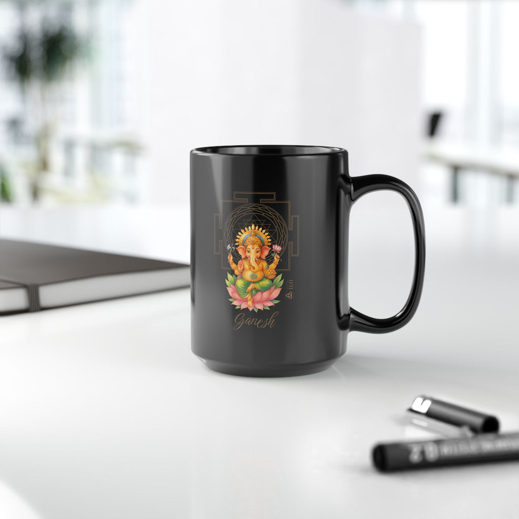 Ganesh Sagrado – Taza Negra Abundancia & Bendición (11oz & 15oz)