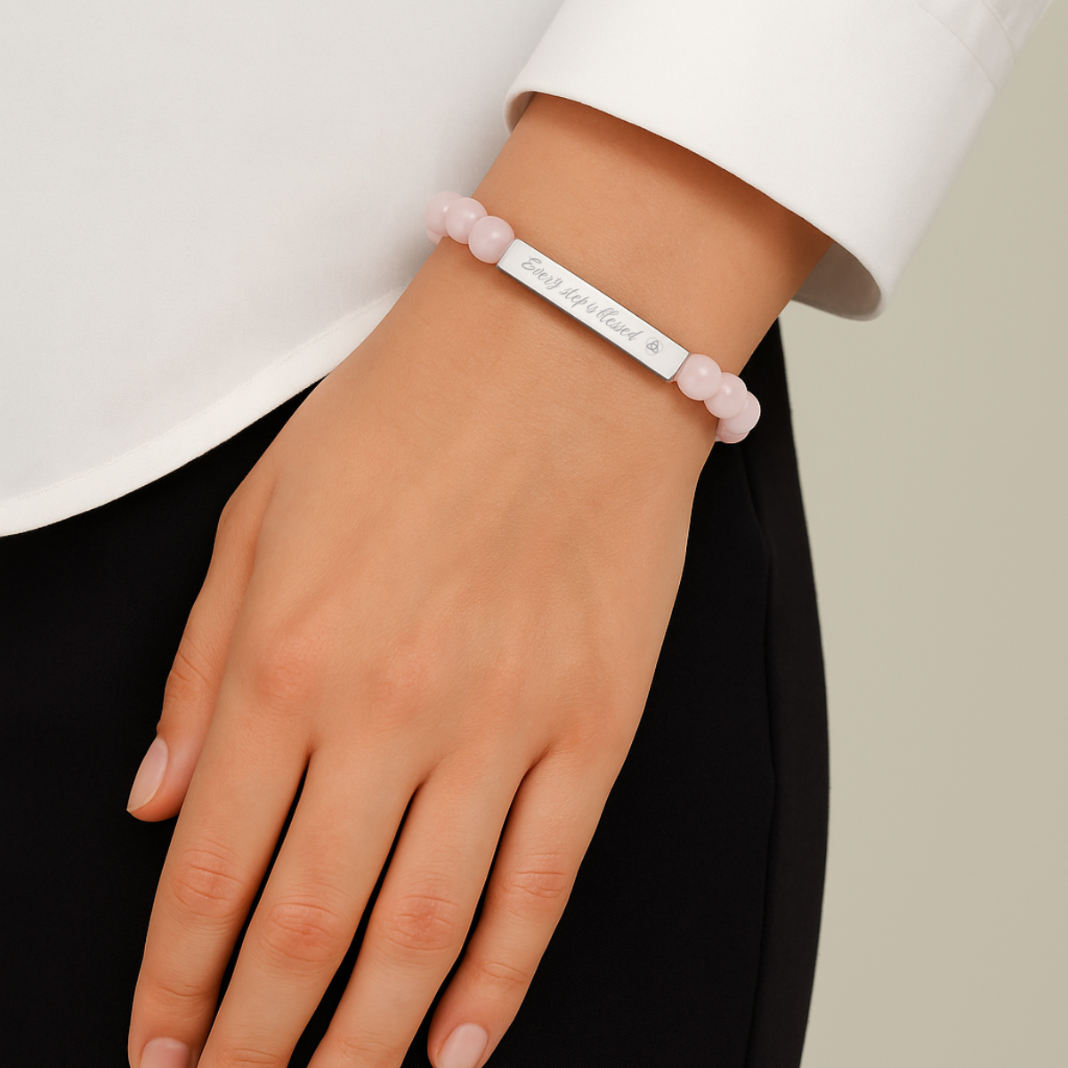 Pulseras en Piedra Natural y Barra Grabada – Every Step Is Blessed