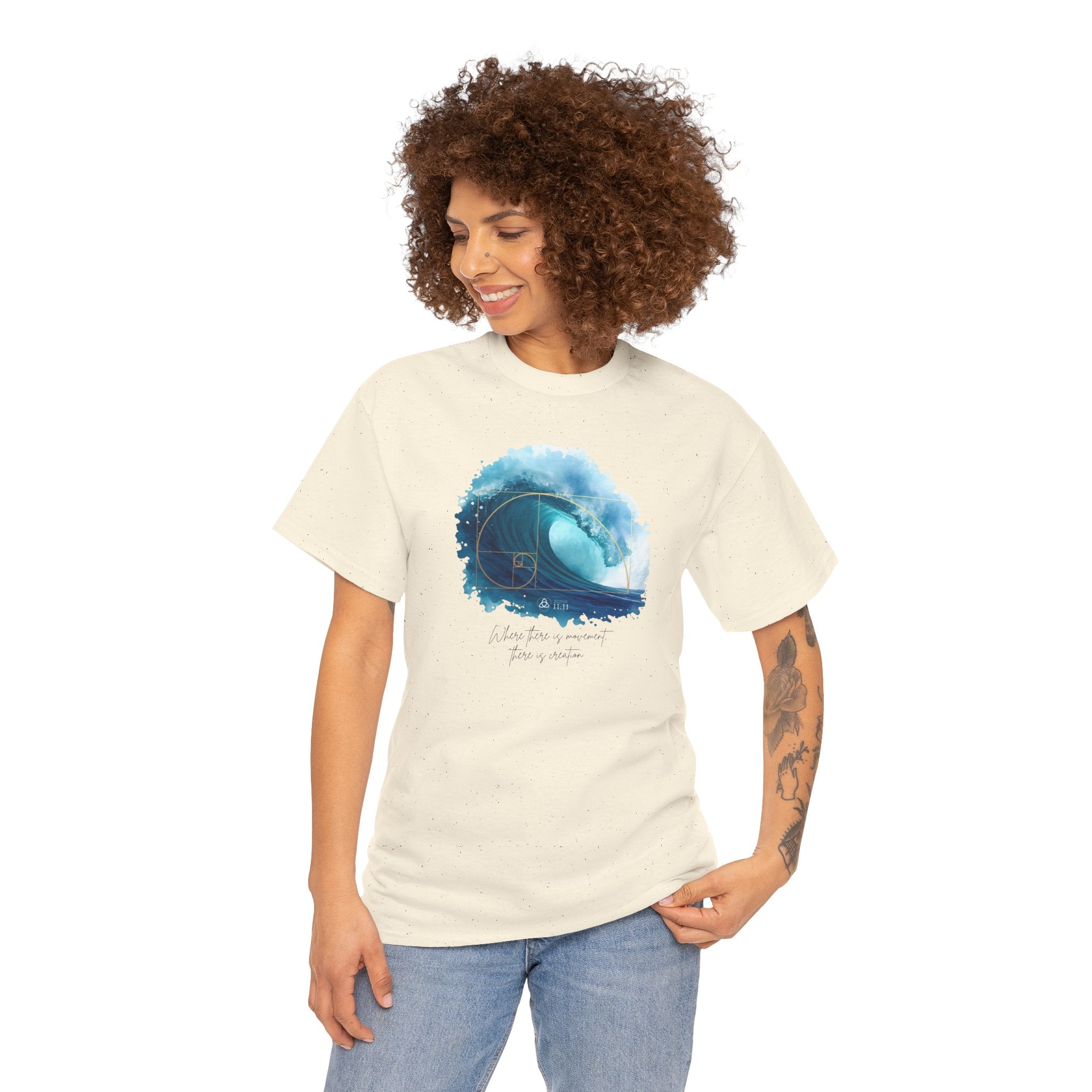 Espiral Dorada – Camiseta Unisex con Onda de la Vida (Natural)