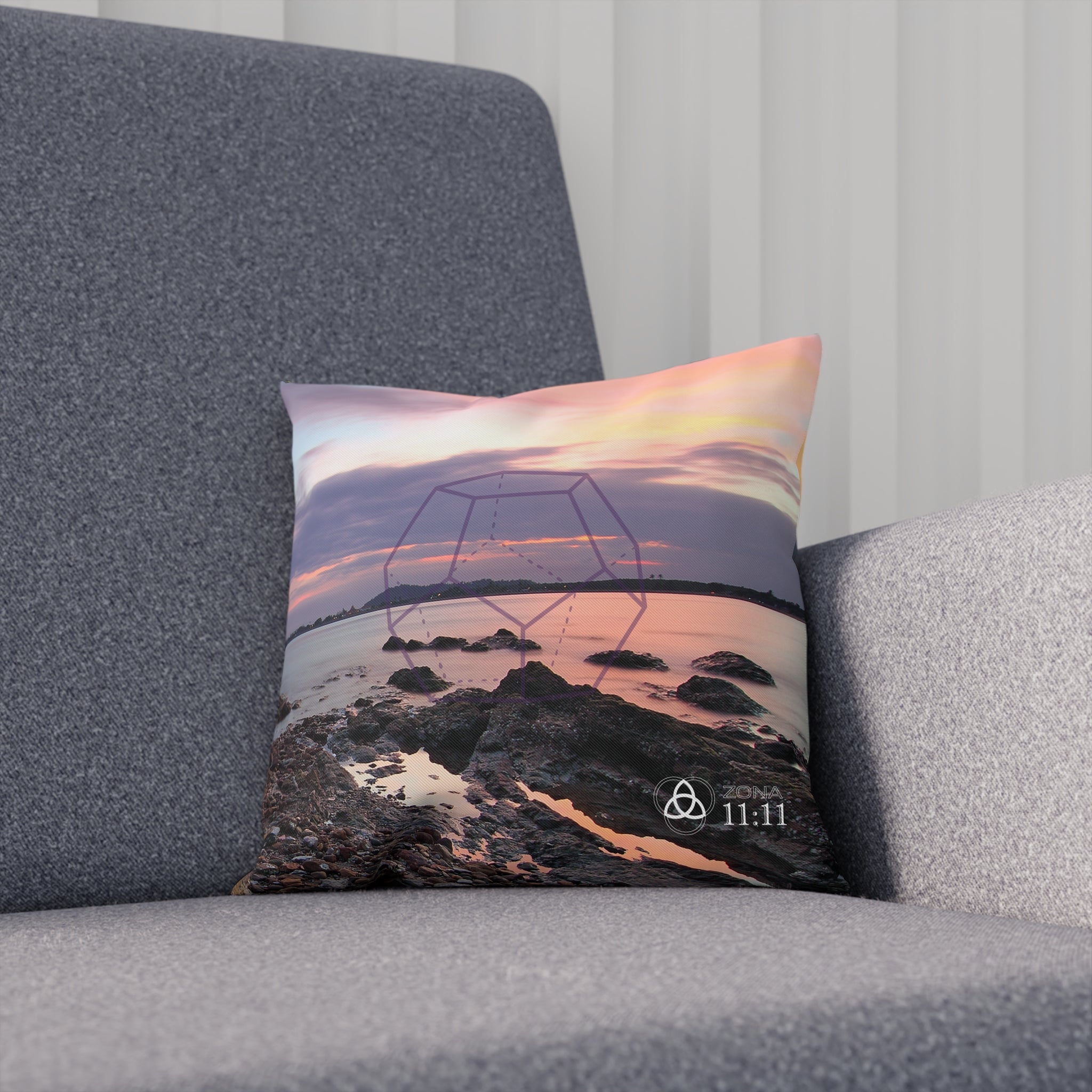 Santuario del Éter – Funda de Cojín doble con Dodecaedro Violeta